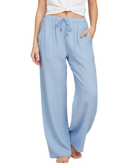 Loose-fitting trousers for women with an elastic waistband