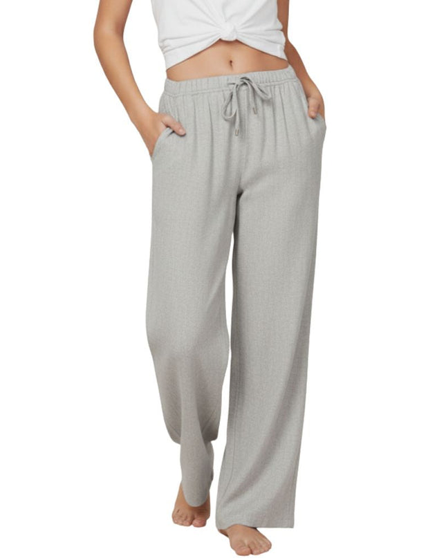 Loose-fitting trousers for women with an elastic waistband